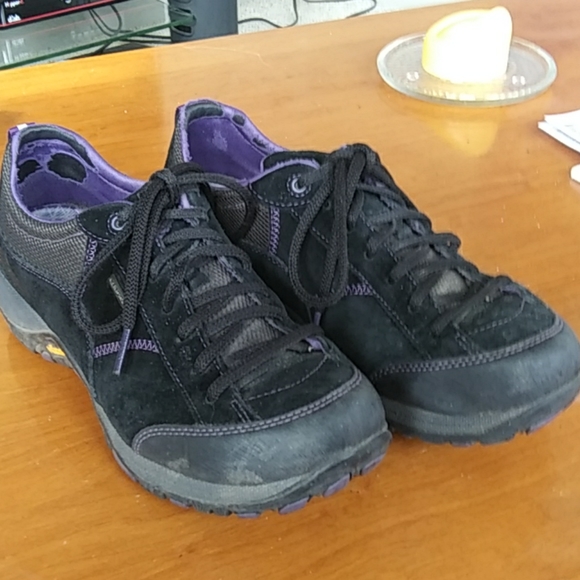 Dansko Shoes - Dansko